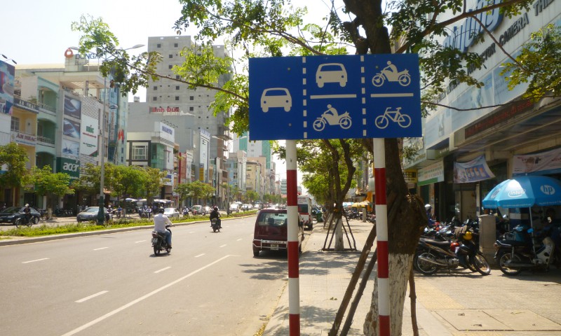BIỂN BÁO GIAO THÔNG